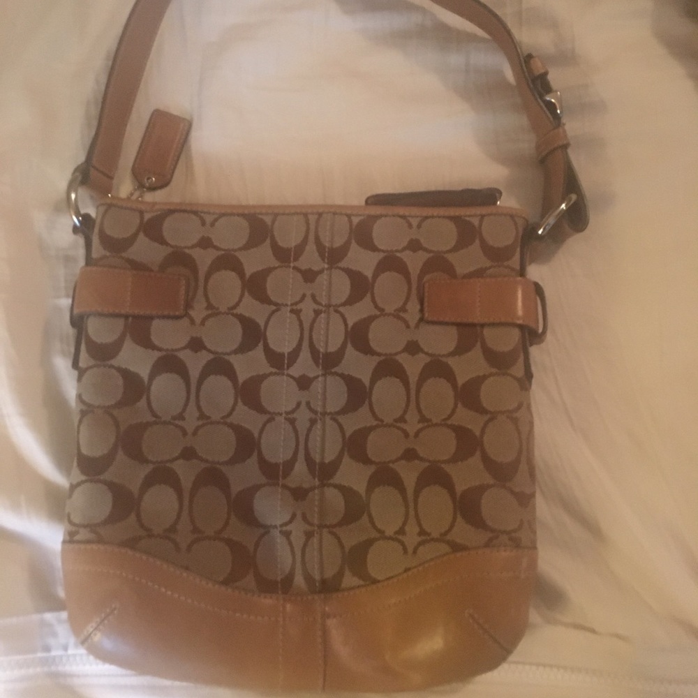 Coach purse - Picture 2 of 8